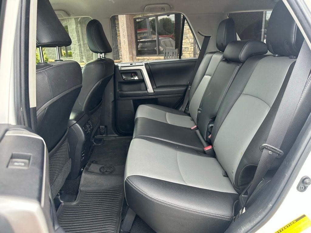 Toyota 4Runner TRD Off Road Premium 4WD (Natl) 2018
