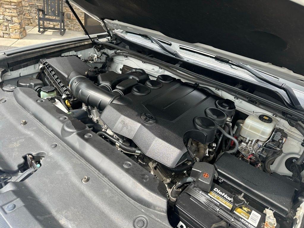 Toyota 4Runner TRD Off Road Premium 4WD (Natl) 2018