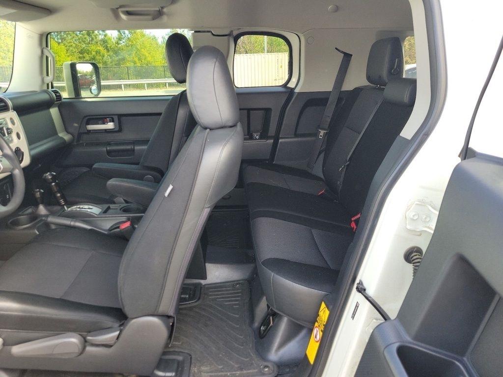 Toyota FJ Cruiser 4WD 4dr Man (Natl) 2012