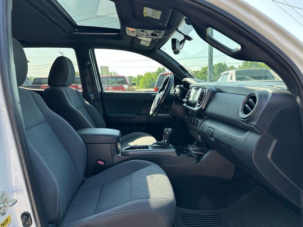 Toyota Tacoma 4WD Double Cab V6 MT TRD Off Road (Natl) 2016