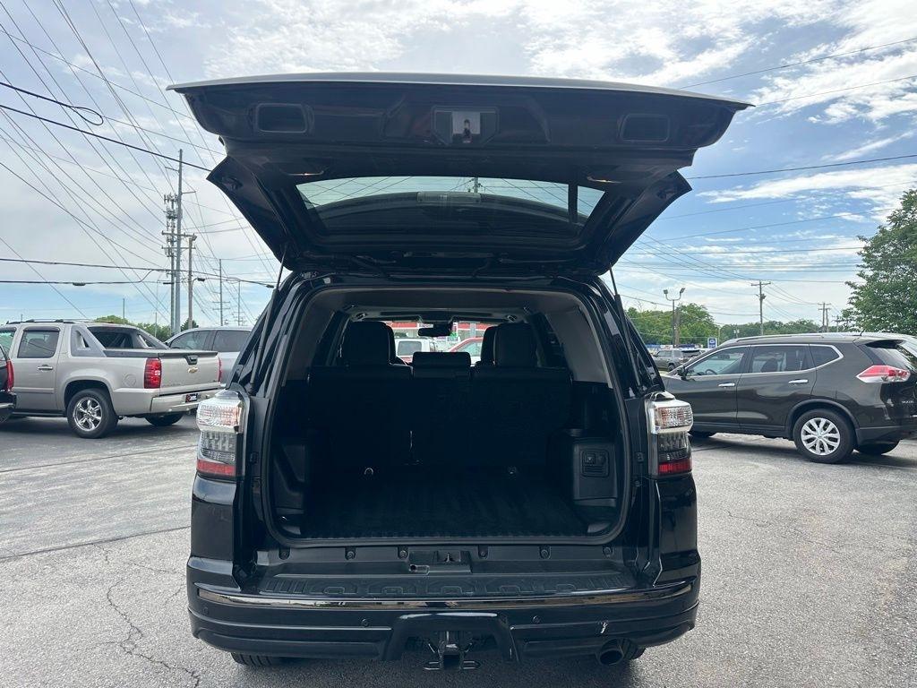 Toyota 4Runner Nightshade 4WD (Natl) 2021
