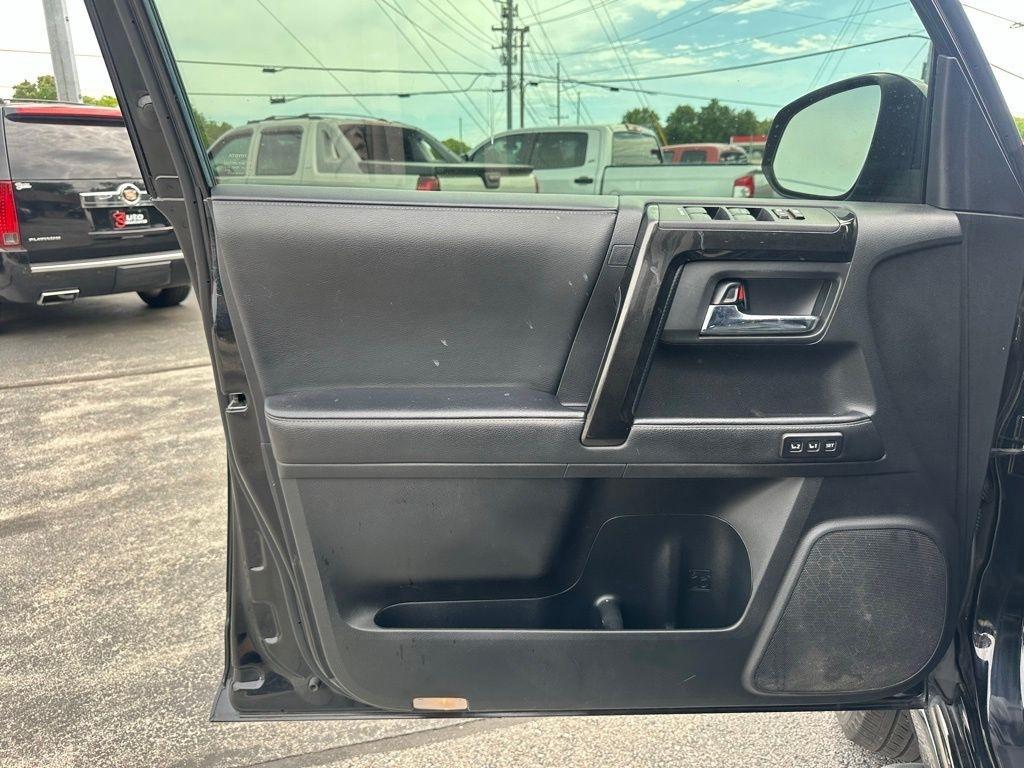 Toyota 4Runner Nightshade 4WD (Natl) 2021