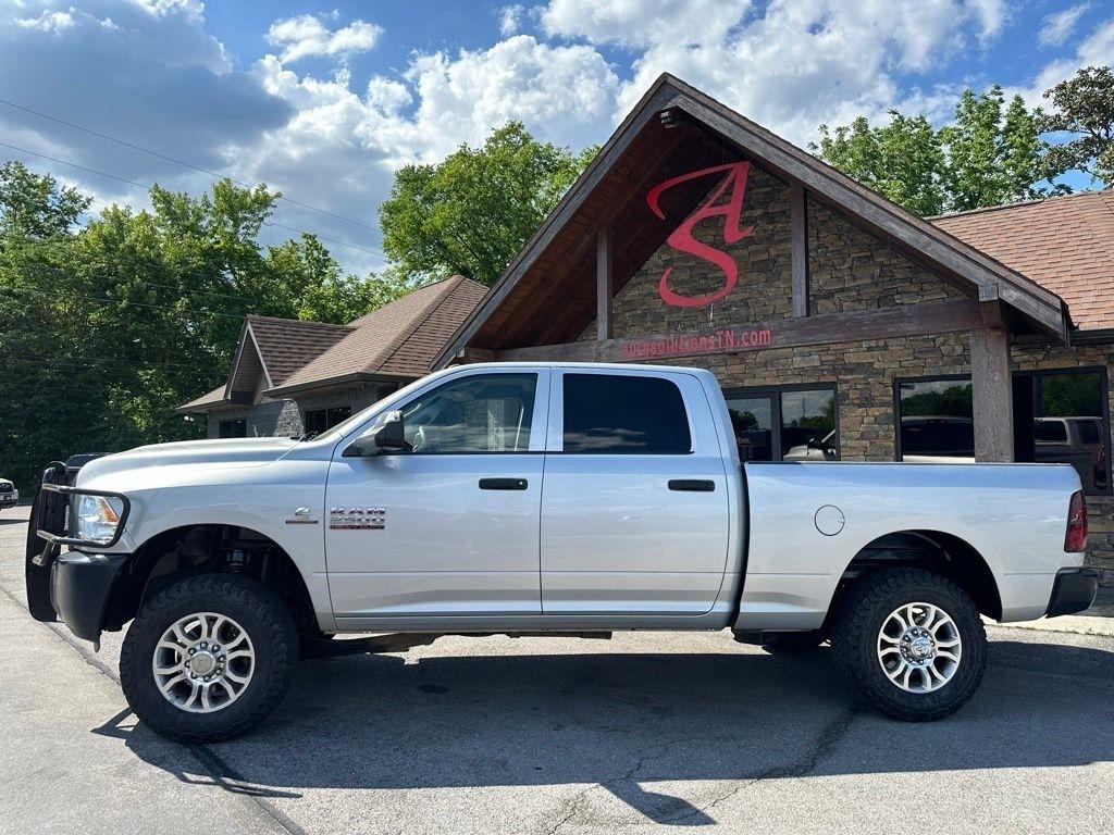 RAM 2500 Tradesman 4x4 Crew Cab 6'4" Box 2018