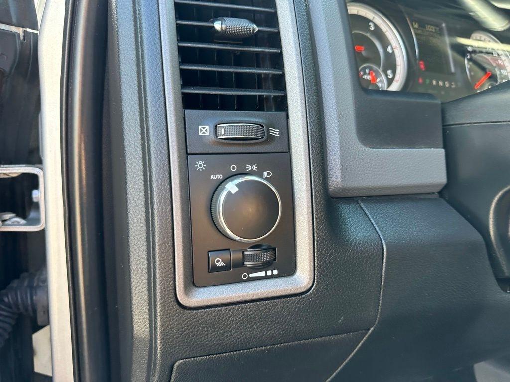 RAM 2500 Tradesman 4x4 Crew Cab 6'4" Box 2018