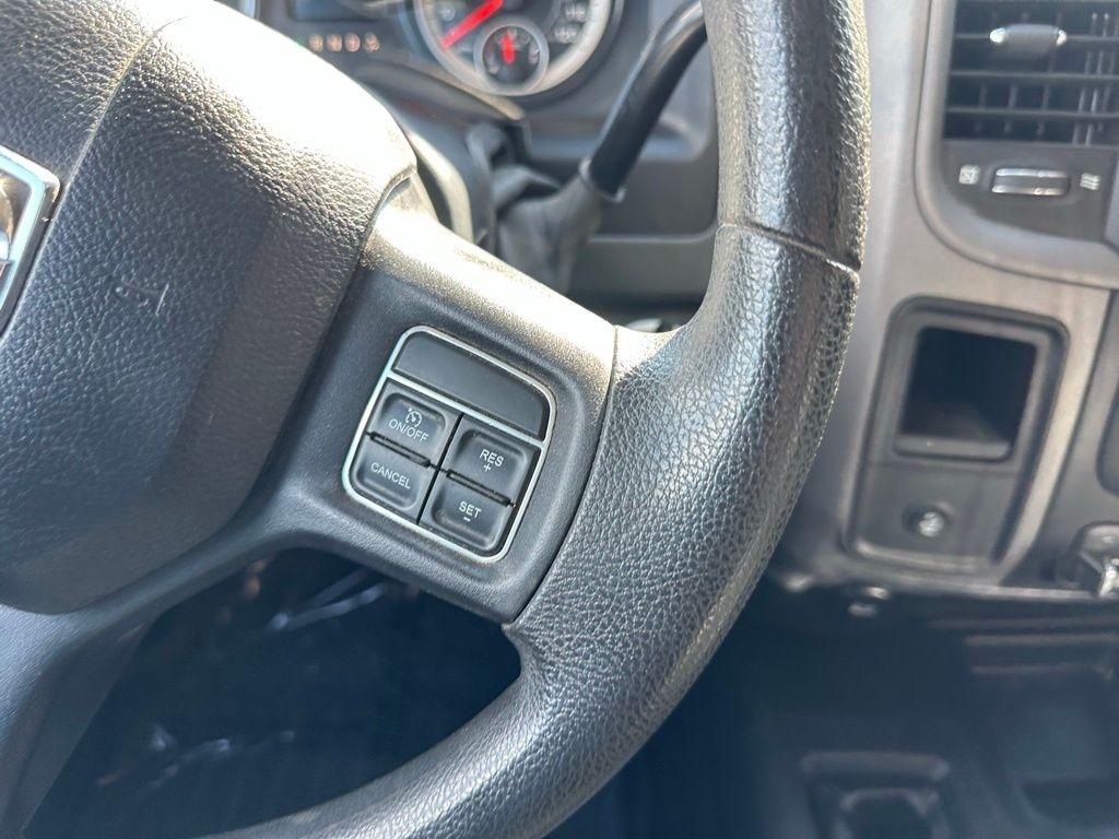 RAM 2500 Tradesman 4x4 Crew Cab 6'4" Box 2018