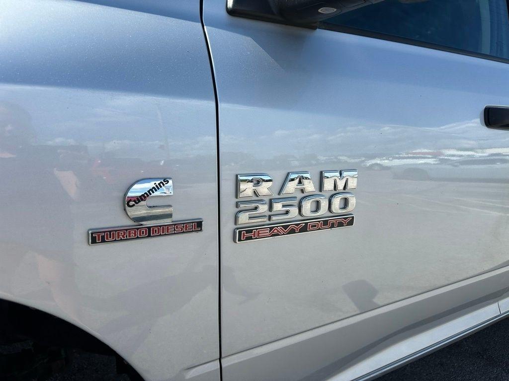 RAM 2500 Tradesman 4x4 Crew Cab 6'4" Box 2018