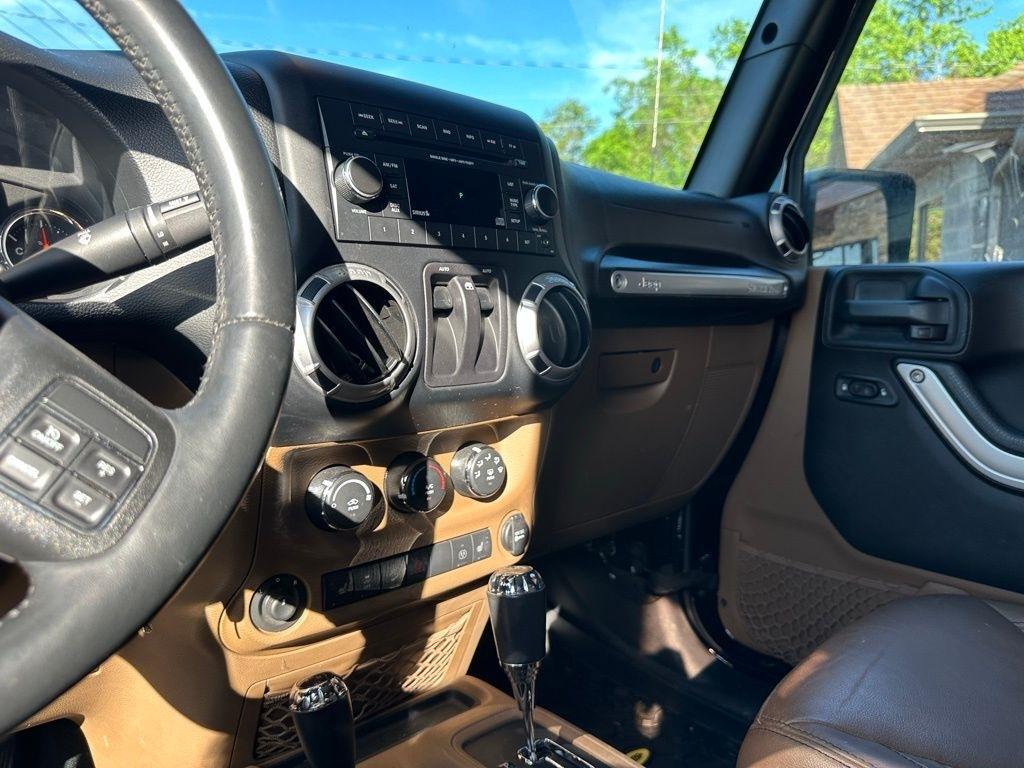 Jeep Wrangler 4WD 2dr Sahara 2015