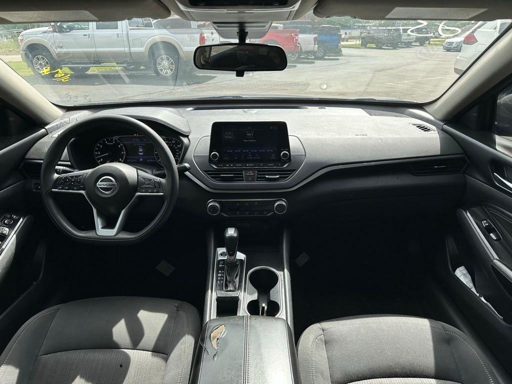Nissan Altima 2.5 SV Sedan 2021