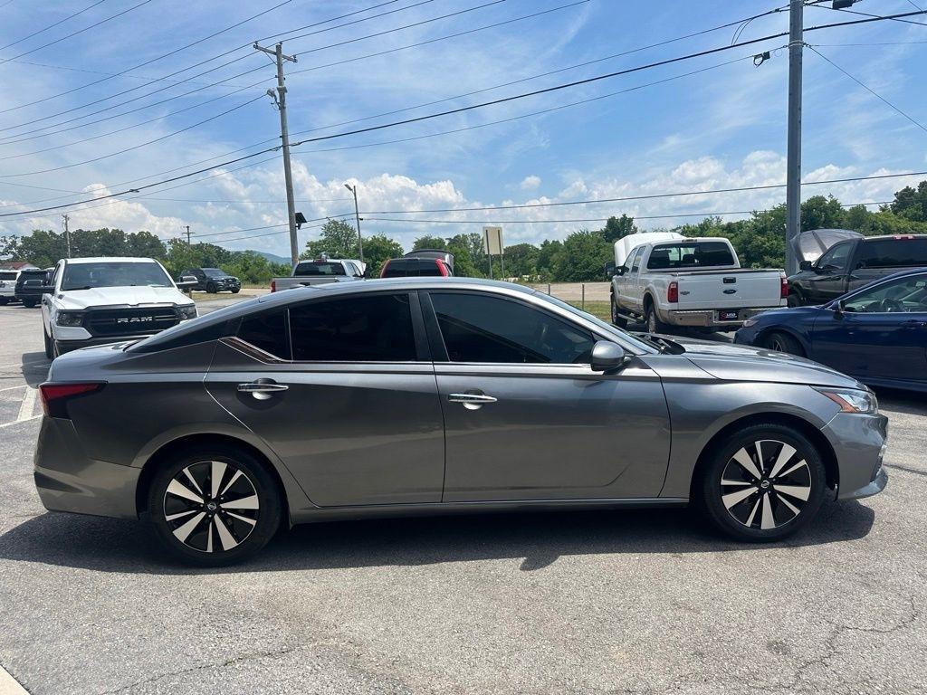 Nissan Altima 2.5 SV Sedan 2021