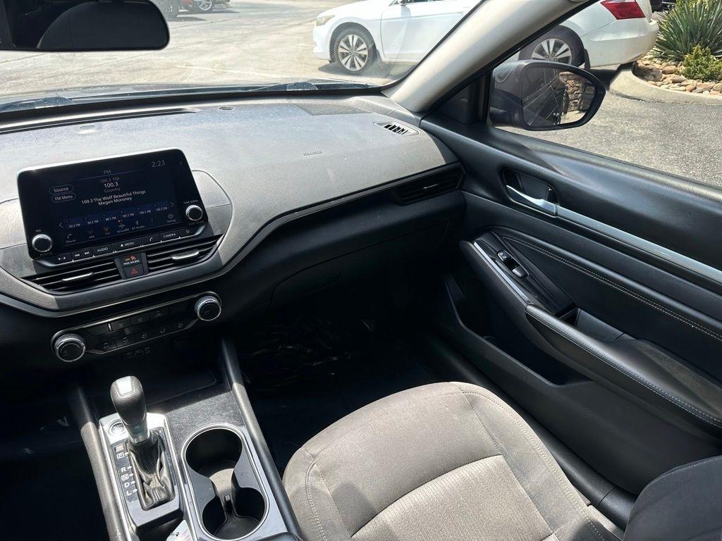 Nissan Altima 2.5 SV Sedan 2021