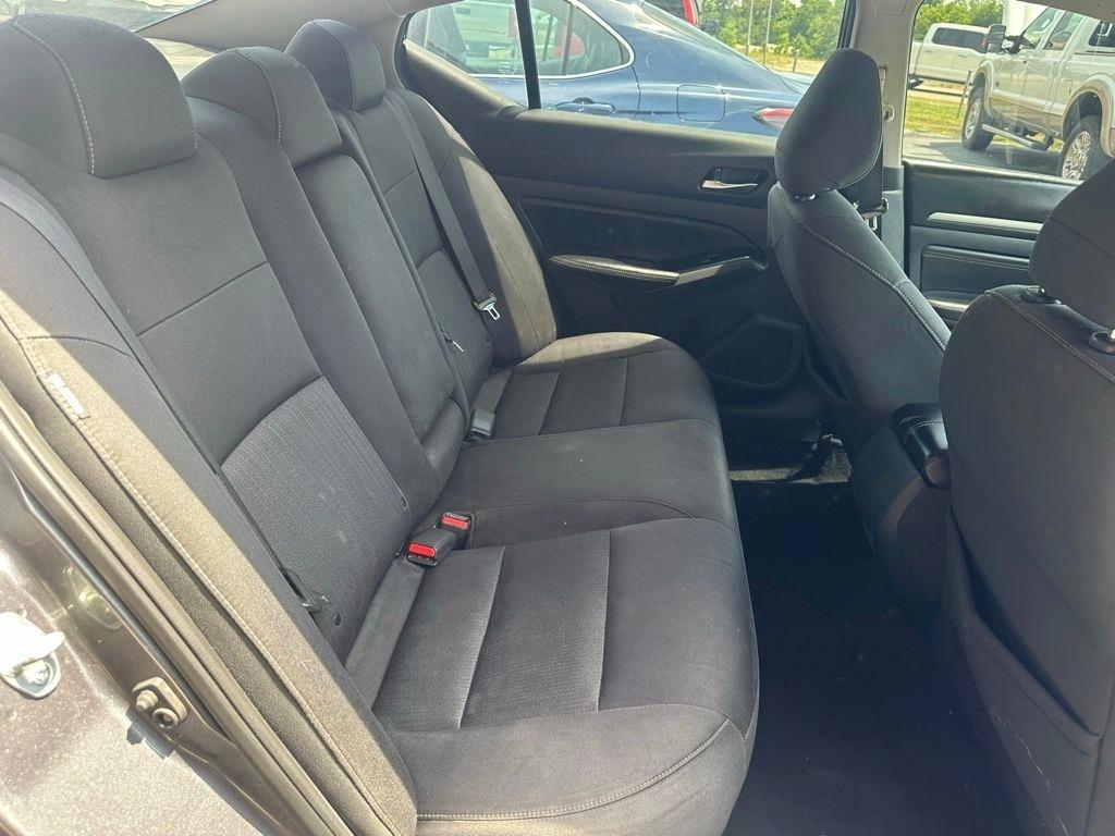 Nissan Altima 2.5 SV Sedan 2021