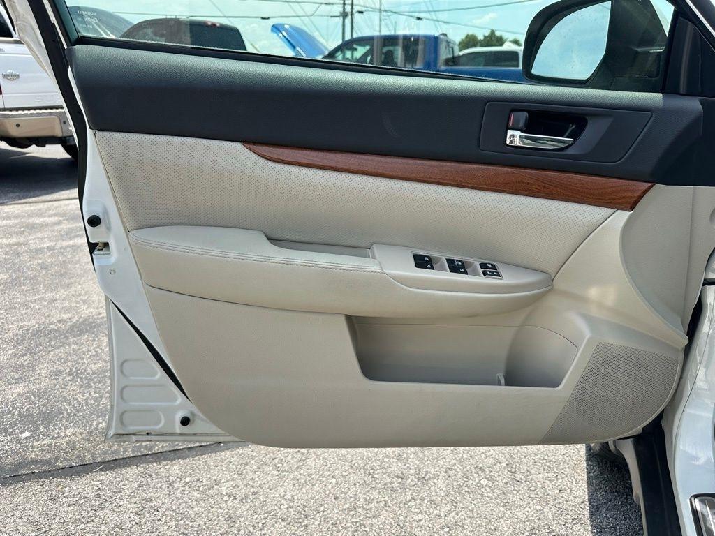 Subaru Outback 4dr Wgn H6 Auto 3.6R Limited 2013