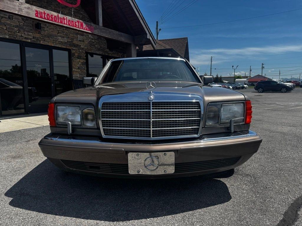 Mercedes-Benz 400-Class  1987