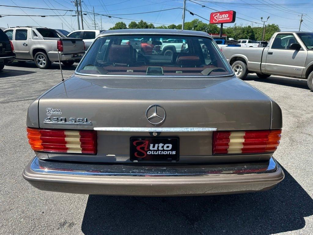Mercedes-Benz 400-Class  1987