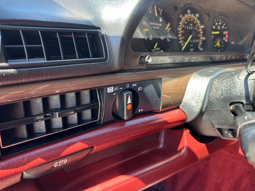 Mercedes-Benz 400-Class  1987