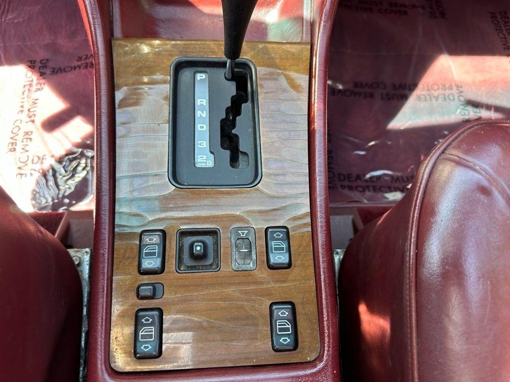 Mercedes-Benz 400-Class  1987
