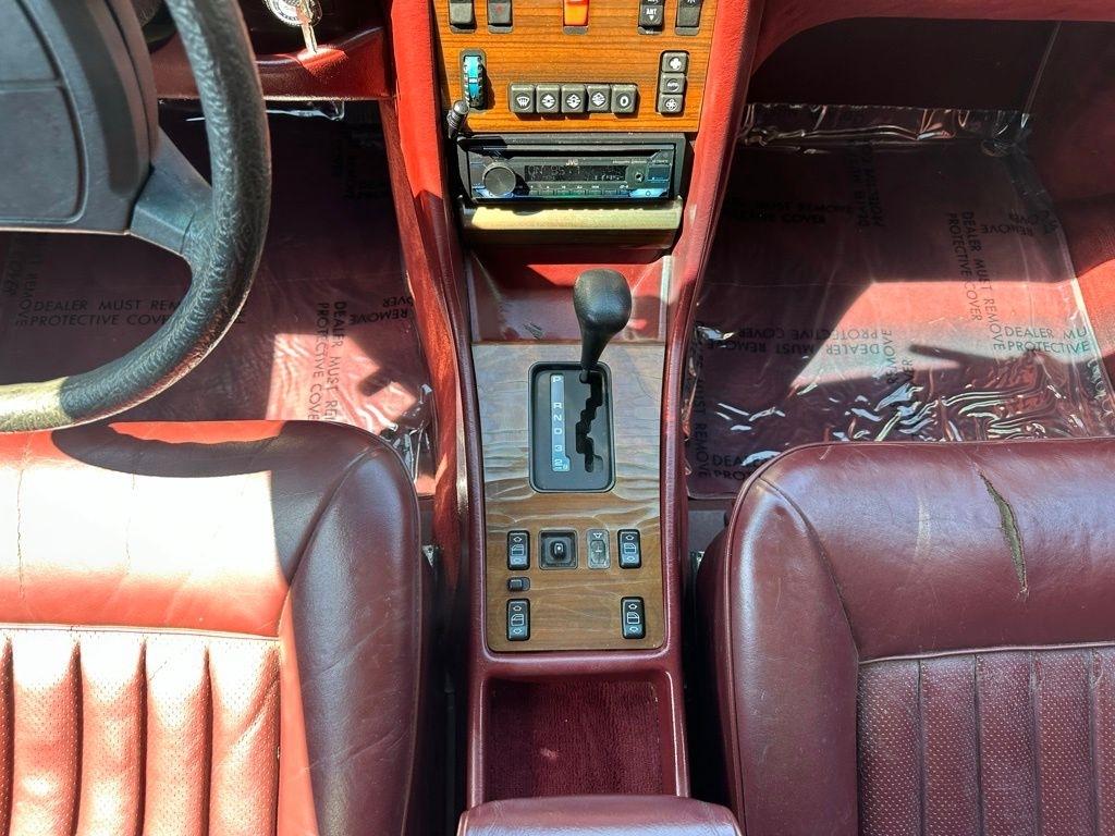Mercedes-Benz 400-Class  1987