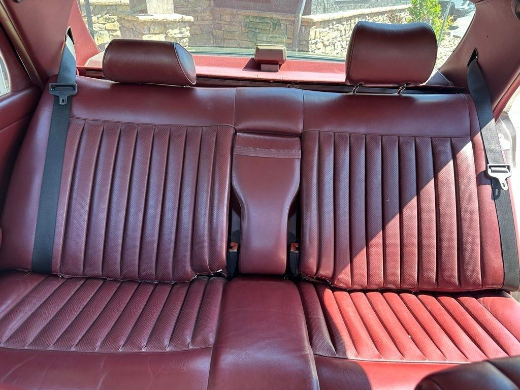 Mercedes-Benz 400-Class  1987