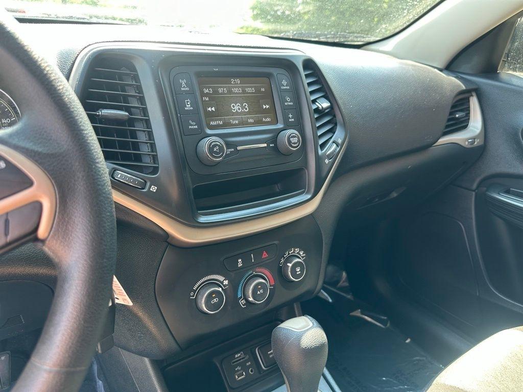 Jeep Cherokee FWD 4dr Sport 2016