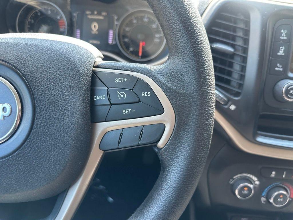 Jeep Cherokee FWD 4dr Sport 2016