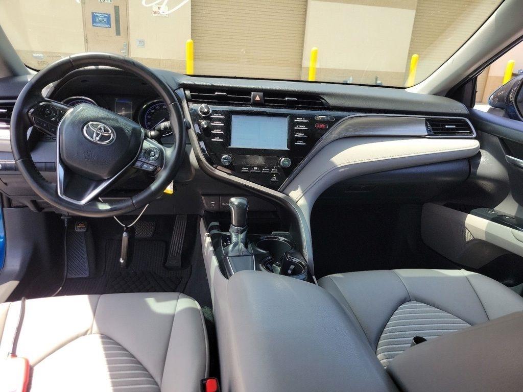 Toyota Camry XLE Auto (Natl) 2019