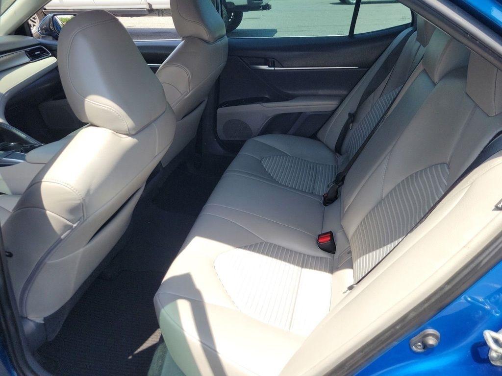 Toyota Camry XLE Auto (Natl) 2019
