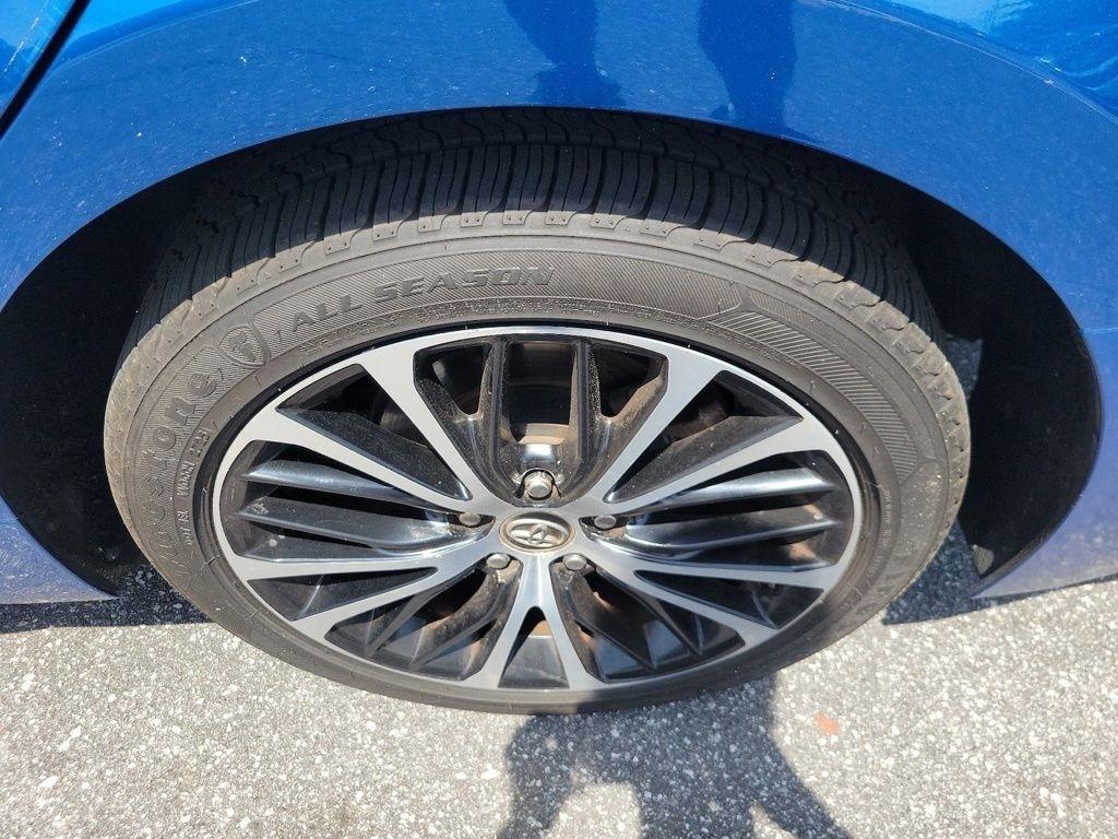 Toyota Camry XLE Auto (Natl) 2019