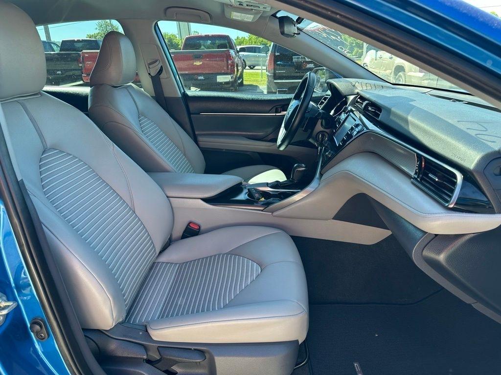 Toyota Camry XLE Auto (Natl) 2019