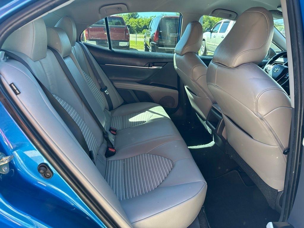 Toyota Camry XLE Auto (Natl) 2019