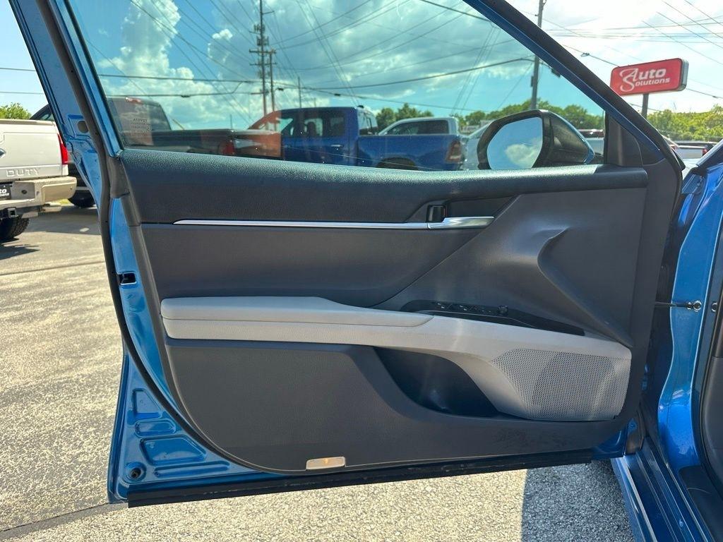 Toyota Camry XLE Auto (Natl) 2019