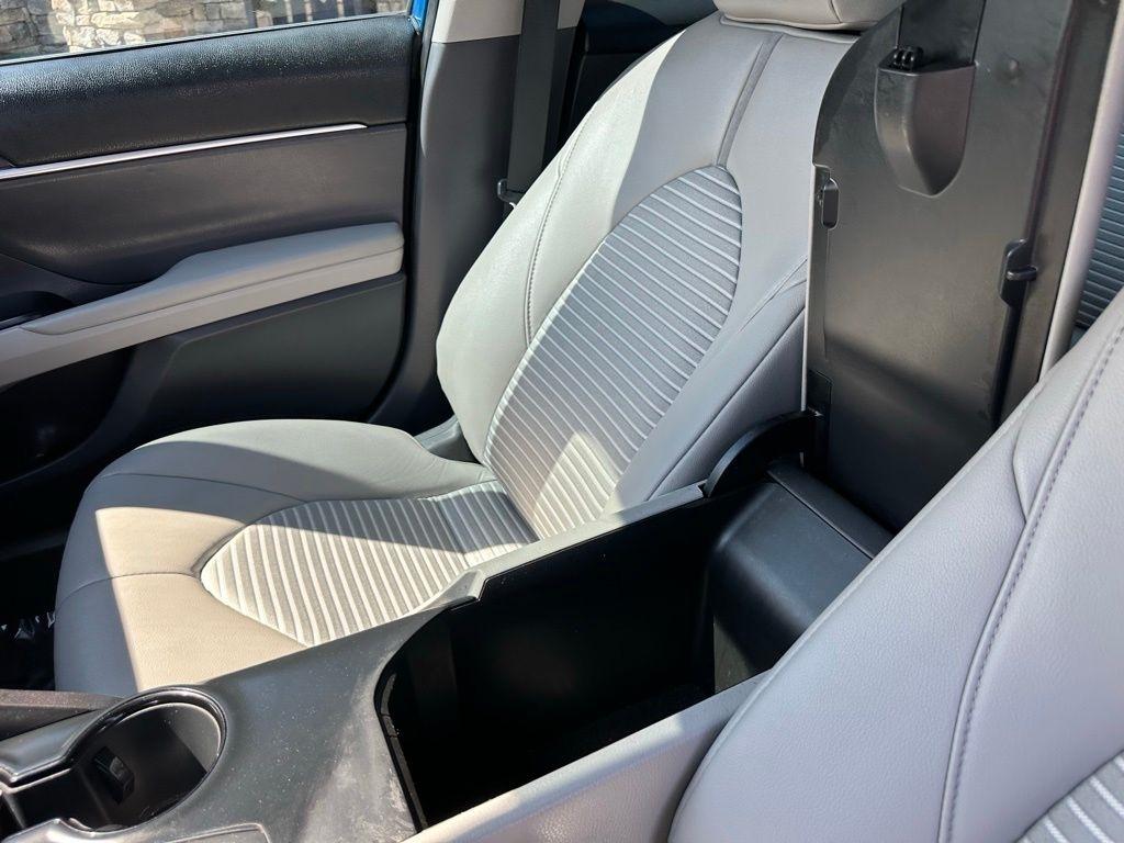 Toyota Camry XLE Auto (Natl) 2019