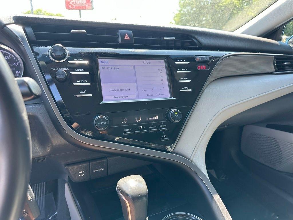 Toyota Camry XLE Auto (Natl) 2019