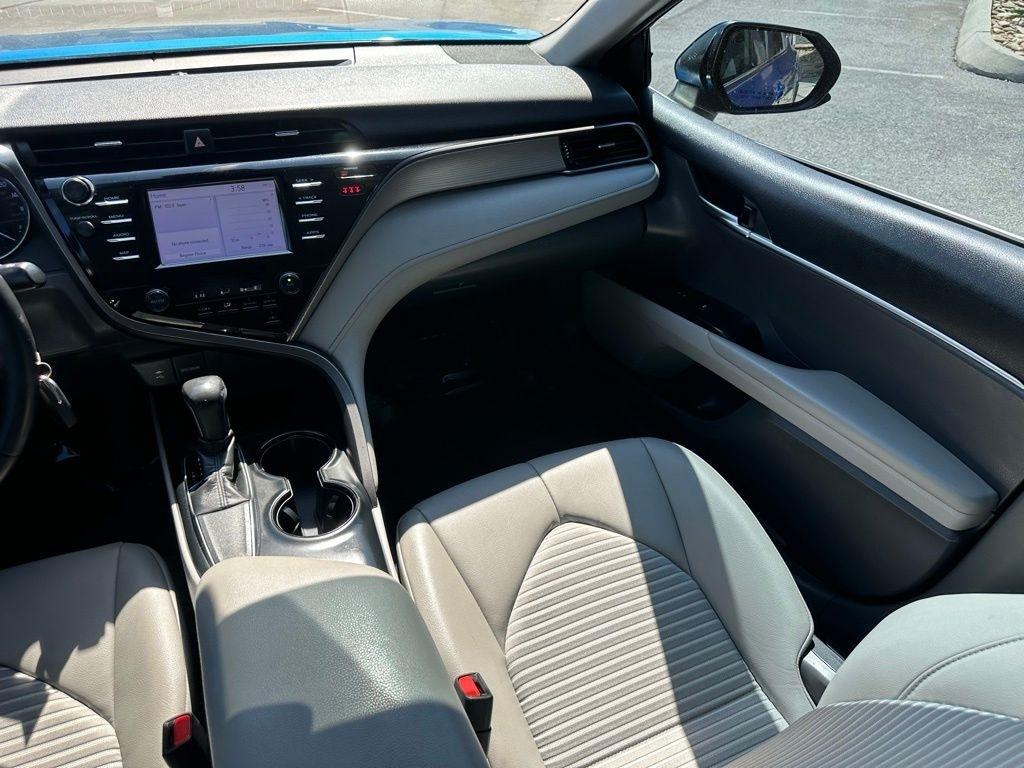 Toyota Camry XLE Auto (Natl) 2019