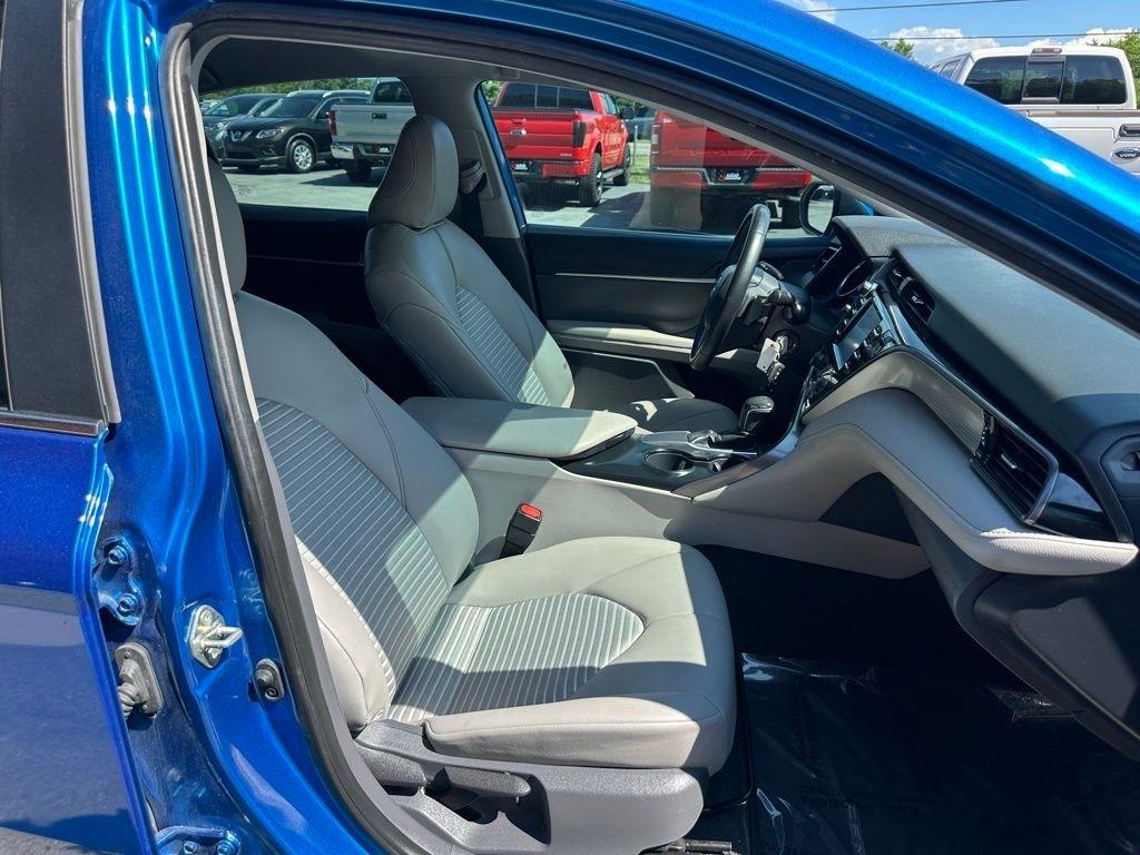 Toyota Camry XLE Auto (Natl) 2019