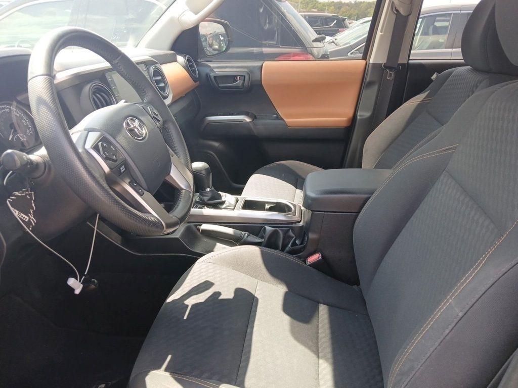 Toyota Tacoma 4WD TRD Off Road Double Cab 5' Bed V6 MT (Natl) 2020