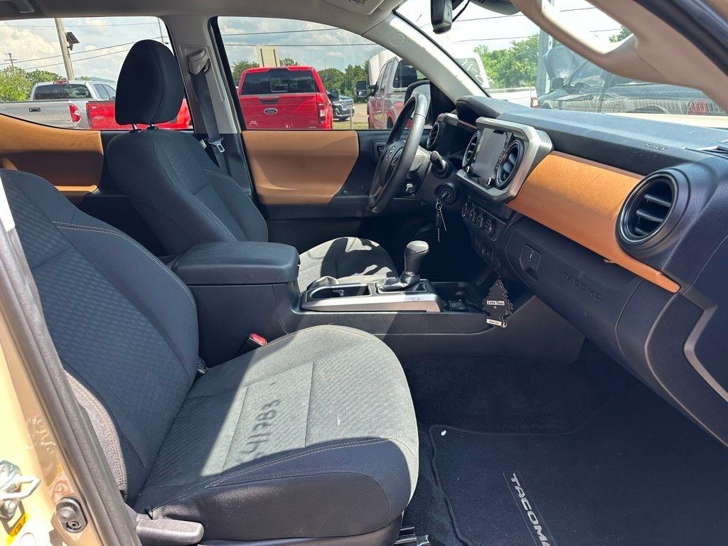 Toyota Tacoma 4WD TRD Off Road Double Cab 5' Bed V6 MT (Natl) 2020