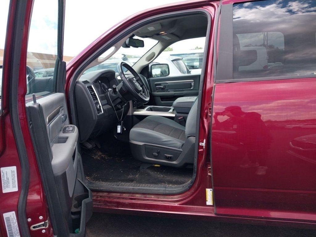 RAM 1500 4WD Crew Cab 140.5" Big Horn 2016