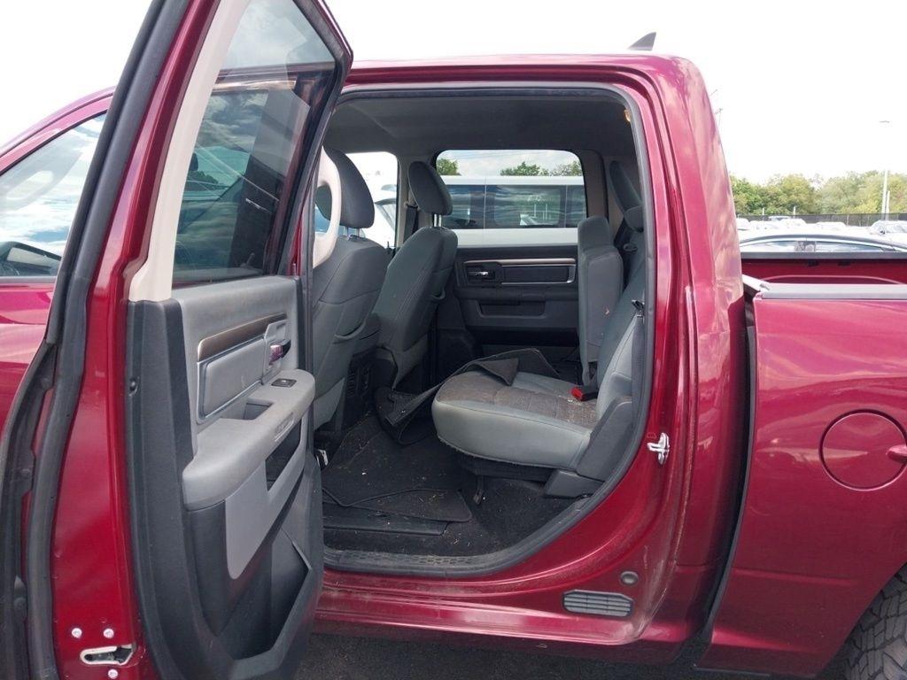 RAM 1500 4WD Crew Cab 140.5" Big Horn 2016