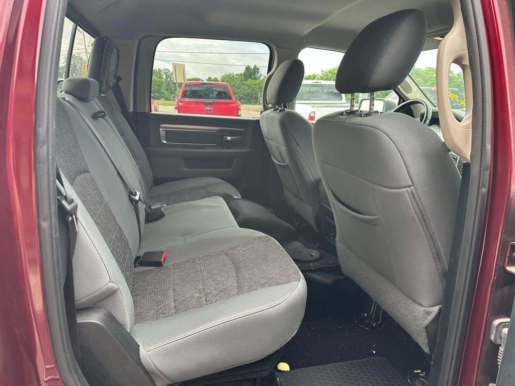 RAM 1500 4WD Crew Cab 140.5" Big Horn 2016