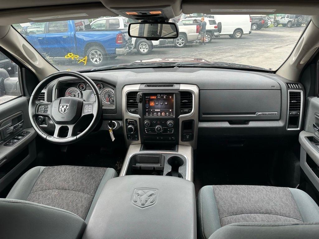 RAM 1500 4WD Crew Cab 140.5" Big Horn 2016