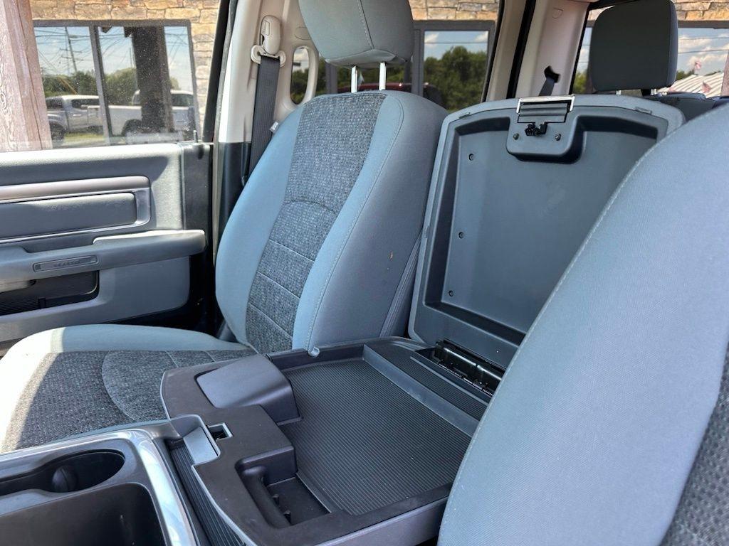 RAM 1500 4WD Crew Cab 140.5" Big Horn 2016