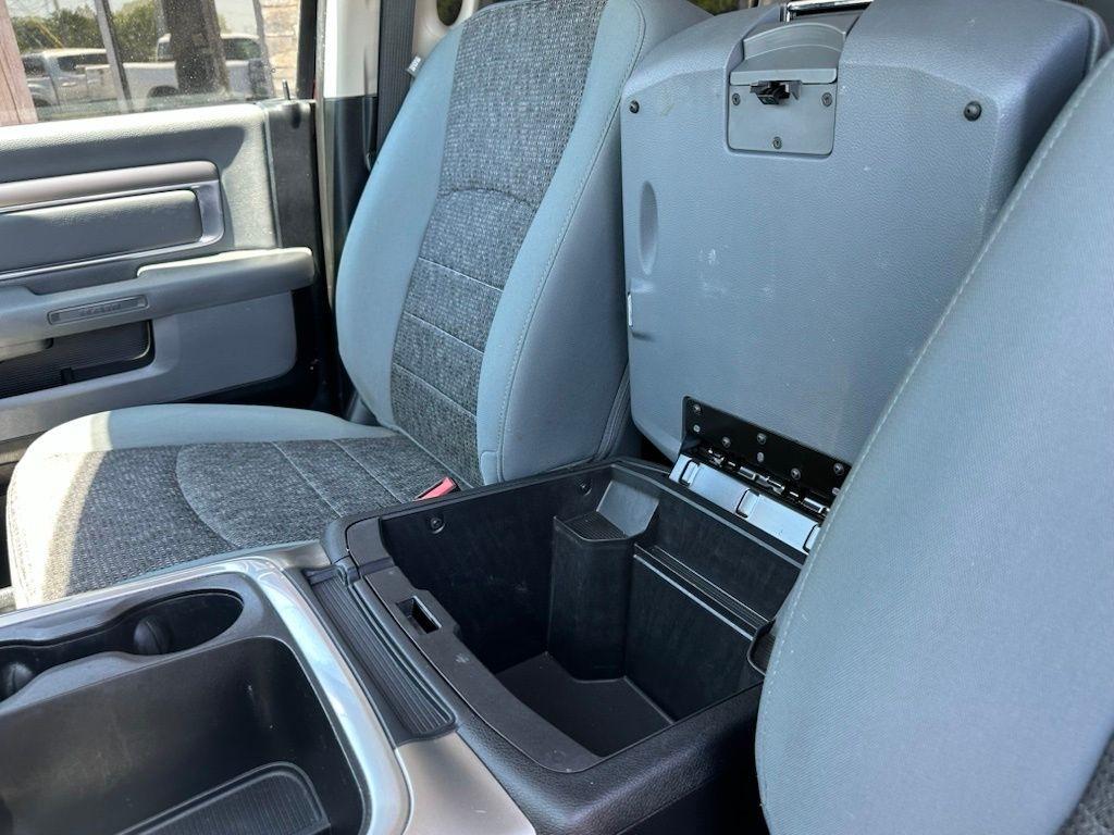 RAM 1500 4WD Crew Cab 140.5" Big Horn 2016