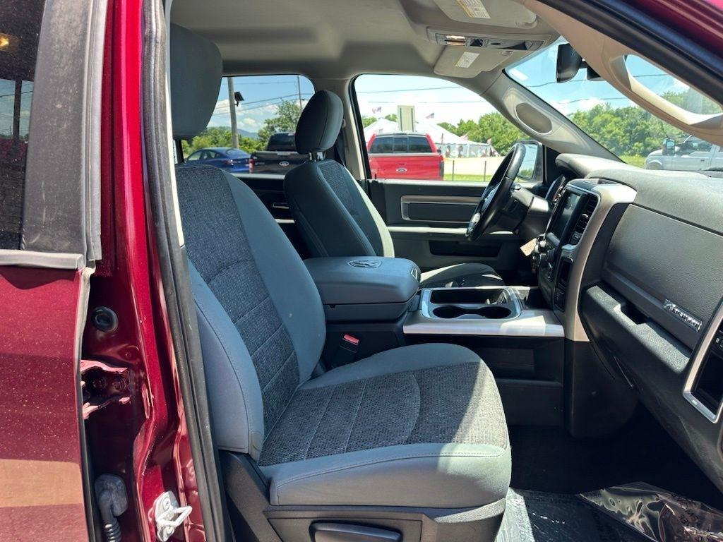 RAM 1500 4WD Crew Cab 140.5" Big Horn 2016
