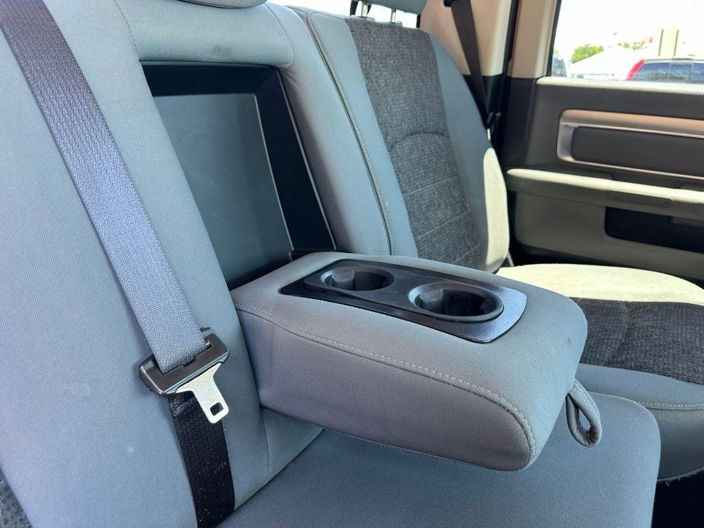RAM 1500 4WD Crew Cab 140.5" Big Horn 2016