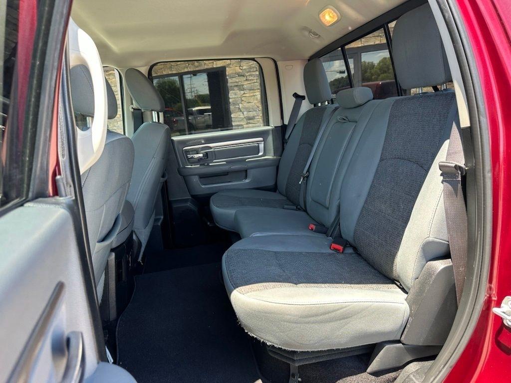 RAM 1500 4WD Crew Cab 140.5" Big Horn 2016