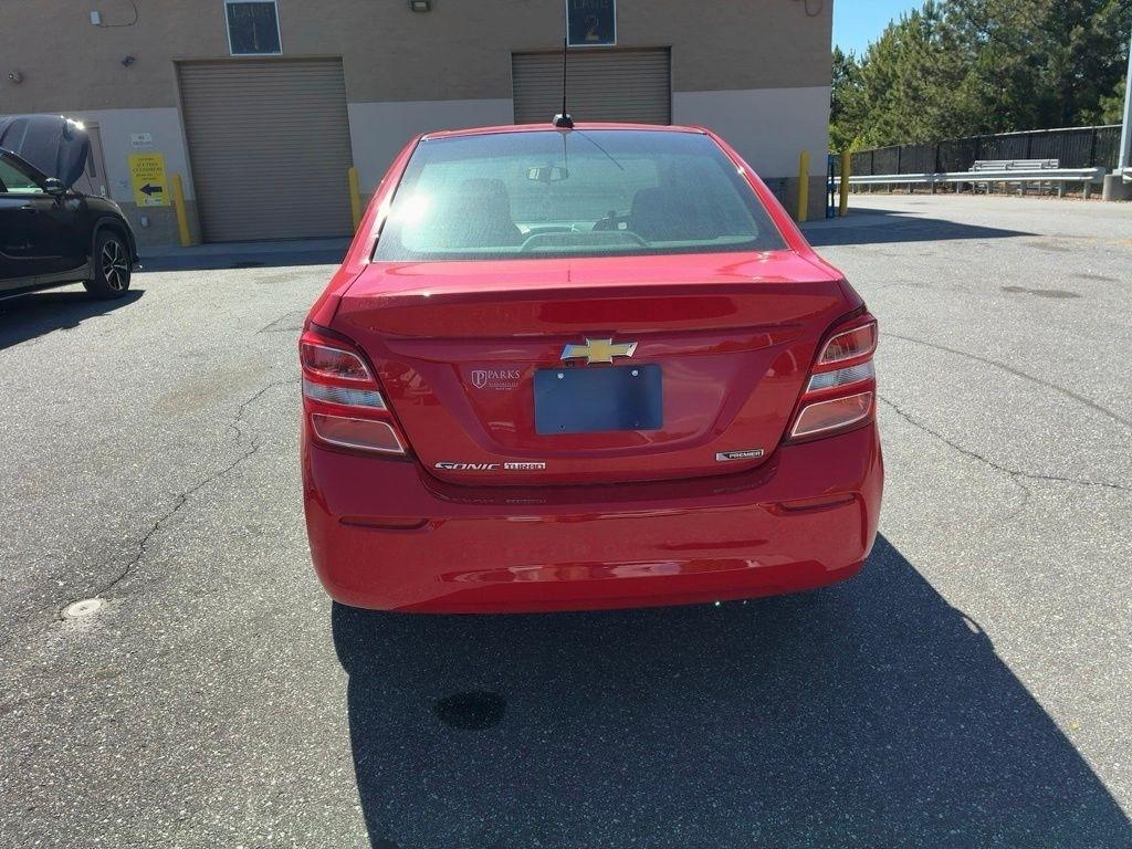 Chevrolet Sonic 4dr Sdn Auto Premier 2018
