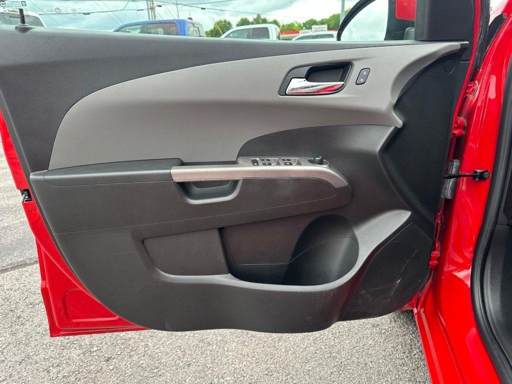 Chevrolet Sonic 4dr Sdn Auto Premier 2018