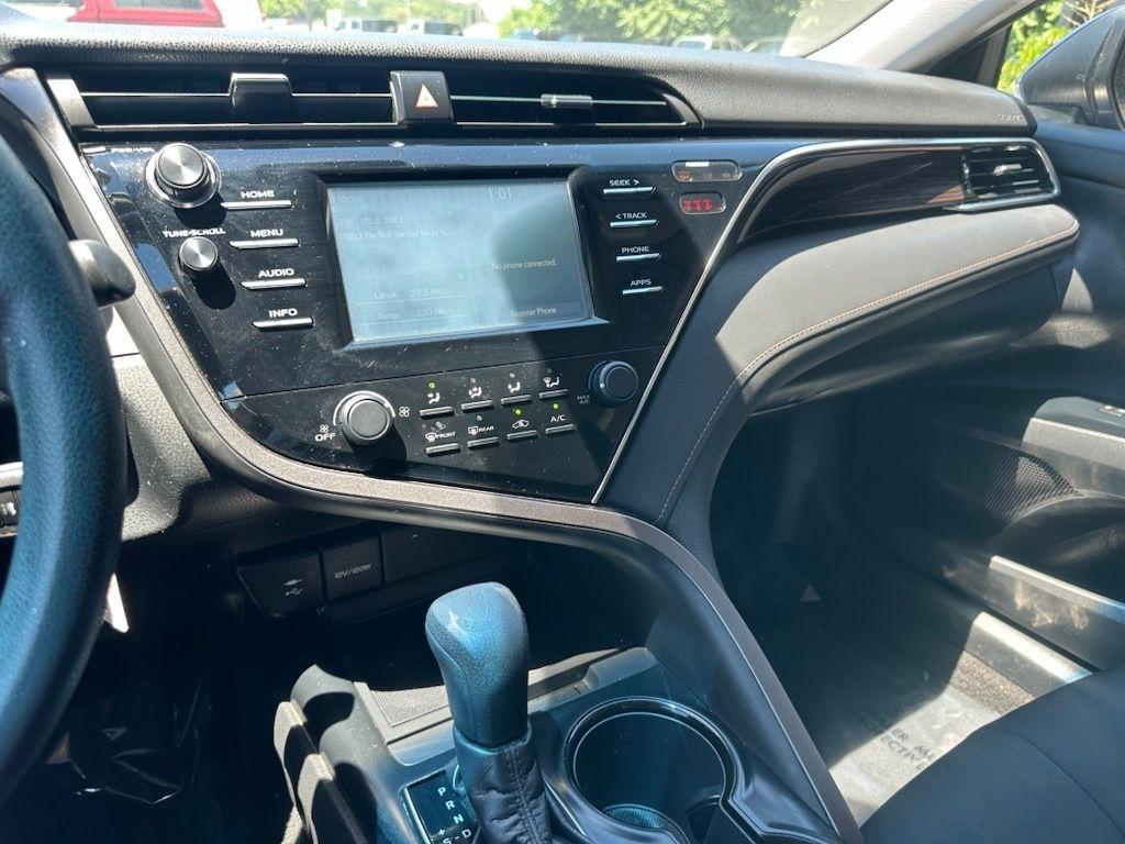 Toyota Camry XLE Auto (Natl) 2018