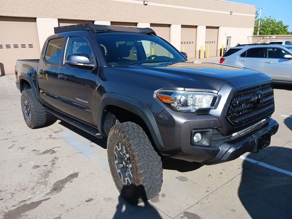 Toyota Tacoma TRD Off Road Double Cab 5' Bed V6 4x4 MT (Natl) 2017