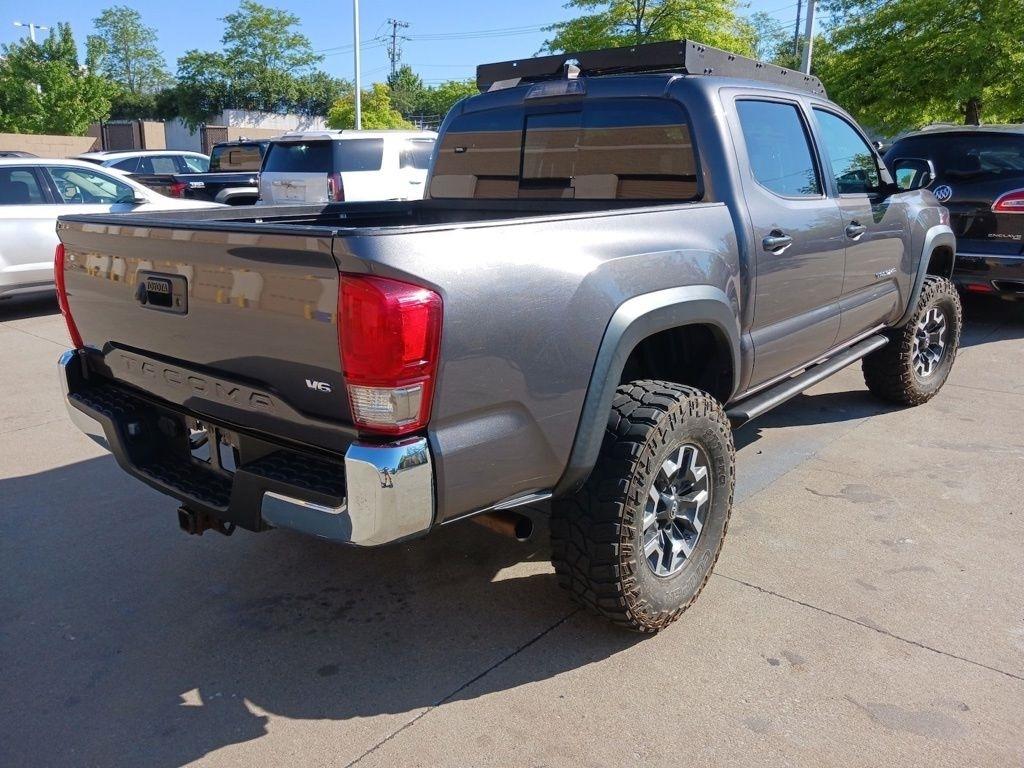 Toyota Tacoma TRD Off Road Double Cab 5' Bed V6 4x4 MT (Natl) 2017